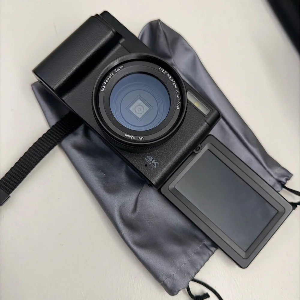 4K Digital Camera with Flip Screen
